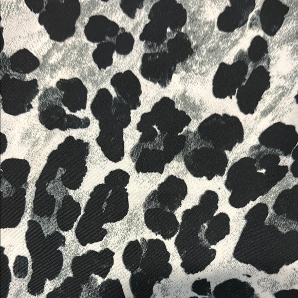 Zara Snow Leopard Skort 🤍🖤🩶 - Picture 5 of 6